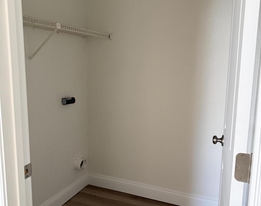 1702 Challenger Court W - Photo Thumbnail 11