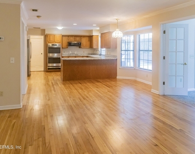 2050 Grove Bluff Road - Photo Thumbnail 5