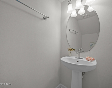 8077 Summerside Circle - Photo Thumbnail 10