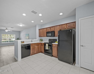 8077 Summerside Circle - Photo Thumbnail 8