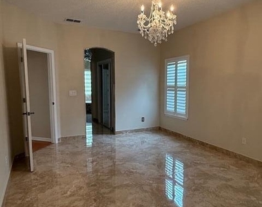2518 Willow Creek Drive - Photo Thumbnail 17