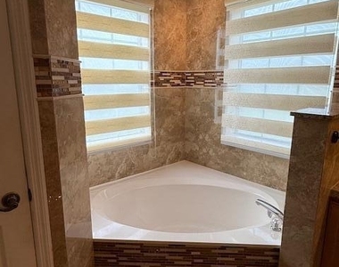 2518 Willow Creek Drive - Photo Thumbnail 20