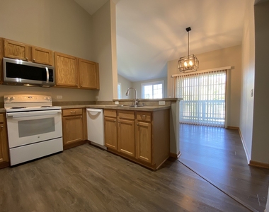 131 Silverstone Drive - Photo Thumbnail 4
