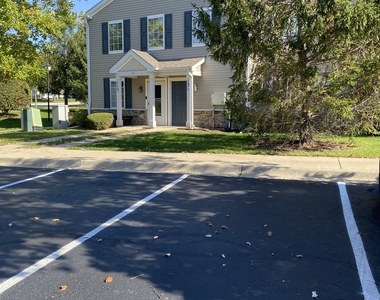 131 Silverstone Drive - Photo Thumbnail 14