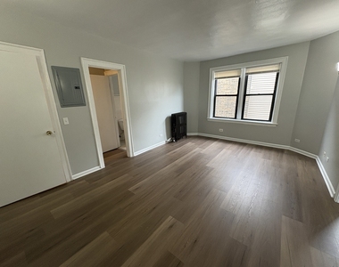 1712 W Estes Avenue - Photo Thumbnail 1