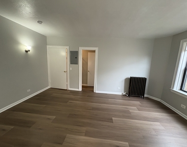 1712 W Estes Avenue - Photo Thumbnail 2