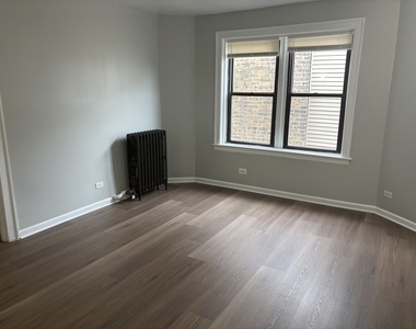 1712 W Estes Avenue - Photo Thumbnail 4