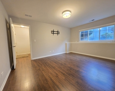 3350 Ravinia Circle - Photo Thumbnail 5
