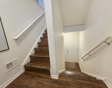 3350 Ravinia Circle - Photo Thumbnail 3