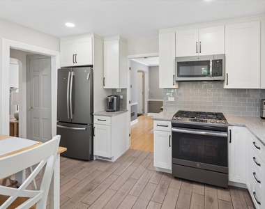 5825 N Caldwell Avenue - Photo Thumbnail 6