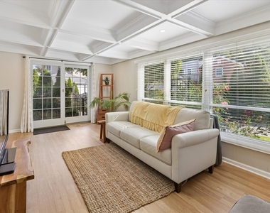 5825 N Caldwell Avenue - Photo Thumbnail 8