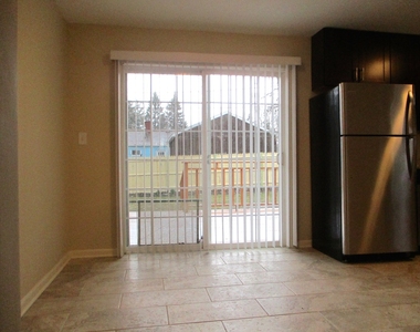 448 Midway Drive - Photo Thumbnail 9