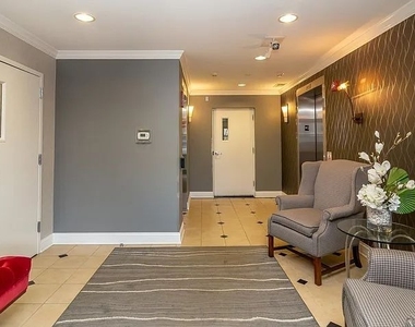 77 N Quentin Road - Photo Thumbnail 14