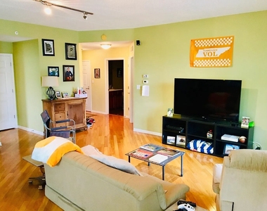 77 N Quentin Road - Photo Thumbnail 1