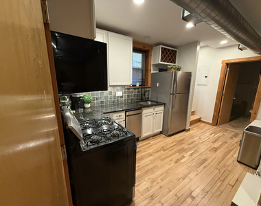4104 N Mozart Street - Photo Thumbnail 8