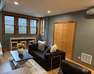 4104 N Mozart Street - Photo Thumbnail 2