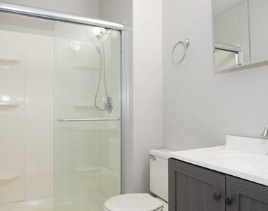 608 N Lake Shore Drive - Photo Thumbnail 16