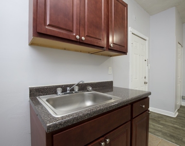 4735 N Beacon Street - Photo Thumbnail 4
