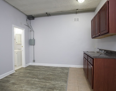 4735 N Beacon Street - Photo Thumbnail 5