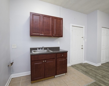 4735 N Beacon Street - Photo Thumbnail 3