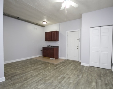 4735 N Beacon Street - Photo Thumbnail 6
