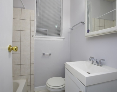 4735 N Beacon Street - Photo Thumbnail 12