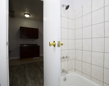 4735 N Beacon Street - Photo Thumbnail 13