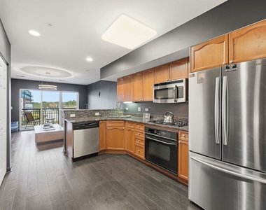 255 E Liberty Drive - Photo Thumbnail 2