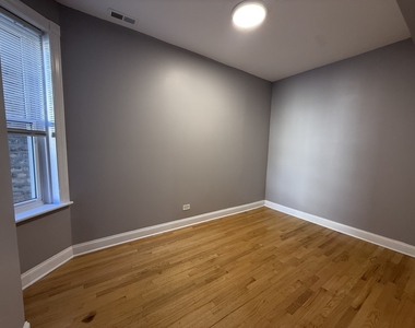 2449 N Ridgeway Avenue - Photo Thumbnail 5