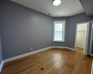 2449 N Ridgeway Avenue - Photo Thumbnail 7