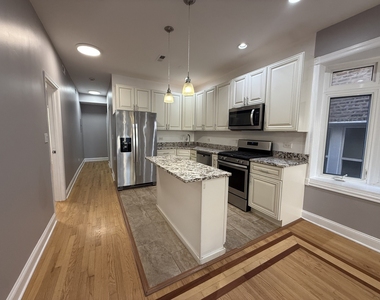 2449 N Ridgeway Avenue - Photo Thumbnail 3