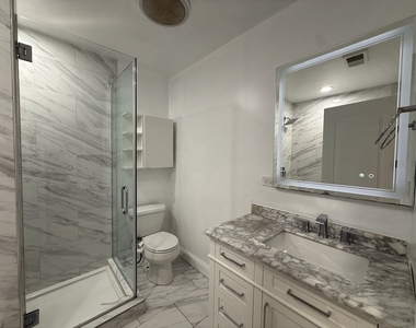 2449 N Ridgeway Avenue - Photo Thumbnail 9
