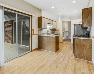 1665 Commodore Court - Photo Thumbnail 13