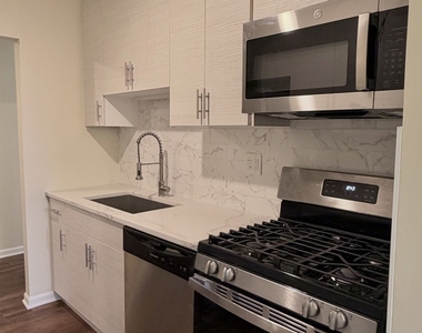 2216 Country Club Drive - Photo Thumbnail 6