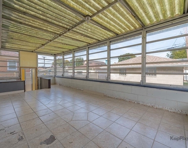 7224 W 60th Place - Photo Thumbnail 12