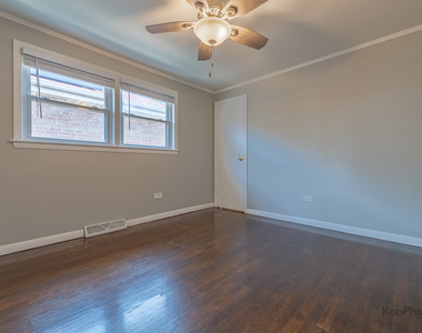 7224 W 60th Place - Photo Thumbnail 14