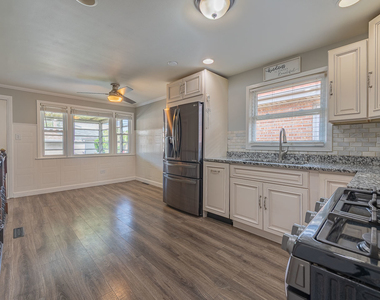 7224 W 60th Place - Photo Thumbnail 5