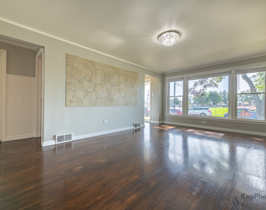 7224 W 60th Place - Photo Thumbnail 4
