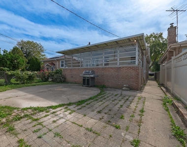 7224 W 60th Place - Photo Thumbnail 23