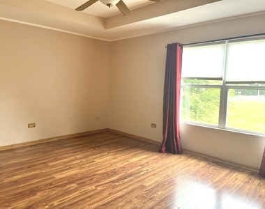 1005 Singer Avenue - Photo Thumbnail 6