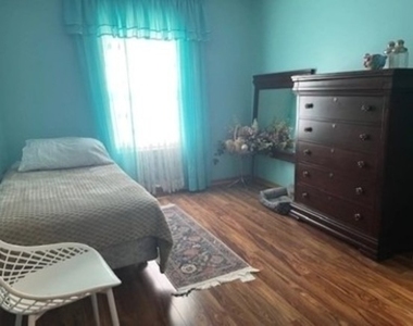1005 Singer Avenue - Photo Thumbnail 11