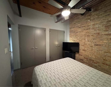 445 E Illinois Street - Photo Thumbnail 7