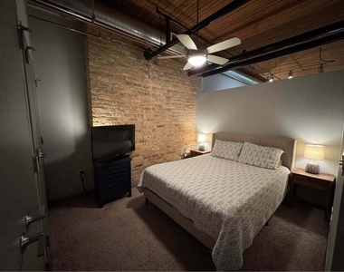 445 E Illinois Street - Photo Thumbnail 6