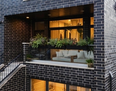 1818 N Sawyer Avenue - Photo Thumbnail 16