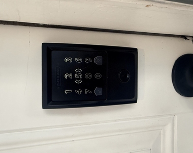 1449 N Ashland Avenue - Photo Thumbnail 19