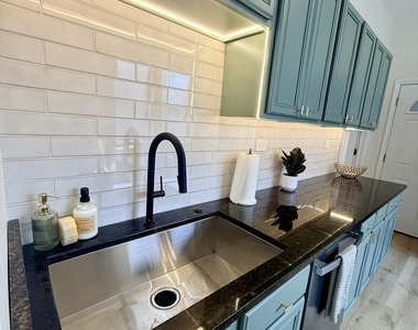 1449 N Ashland Avenue - Photo Thumbnail 5