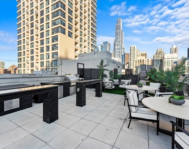 707 N Wells Street - Photo Thumbnail 11