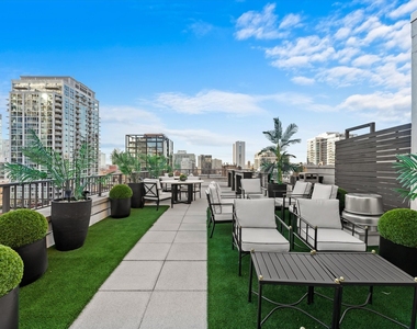 707 N Wells Street - Photo Thumbnail 9