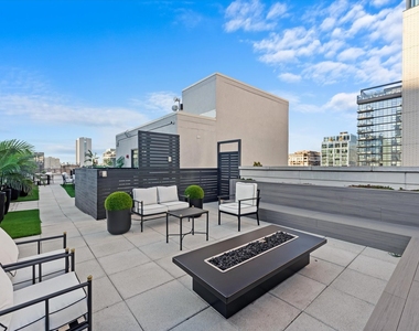 707 N Wells Street - Photo Thumbnail 8