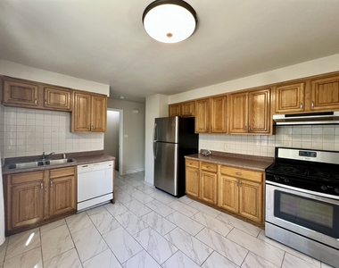 5025 Suffield Court - Photo Thumbnail 4
